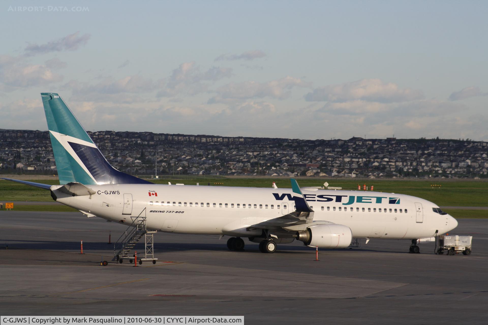 C-GJWS, 2005 Boeing 737-8CT C/N 34152, Boeing 737-800