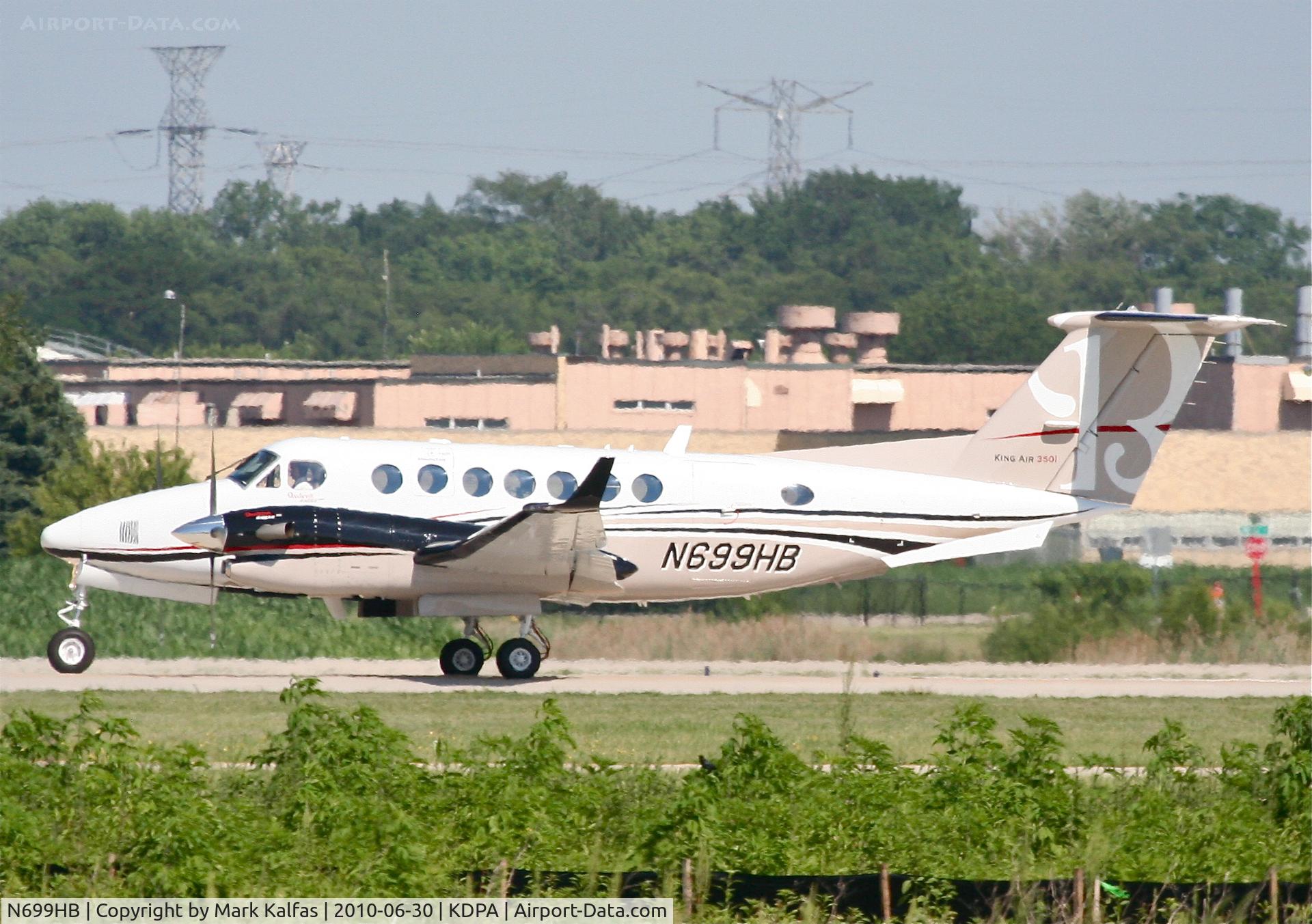 N699HB, 2010 Hawker Beechcraft 350 Super King Air (B300) C/N FL-699, HAWKER BEECHCRAFT CORP Super King Air 350, N399HB arriving 2L KDPA from KICT