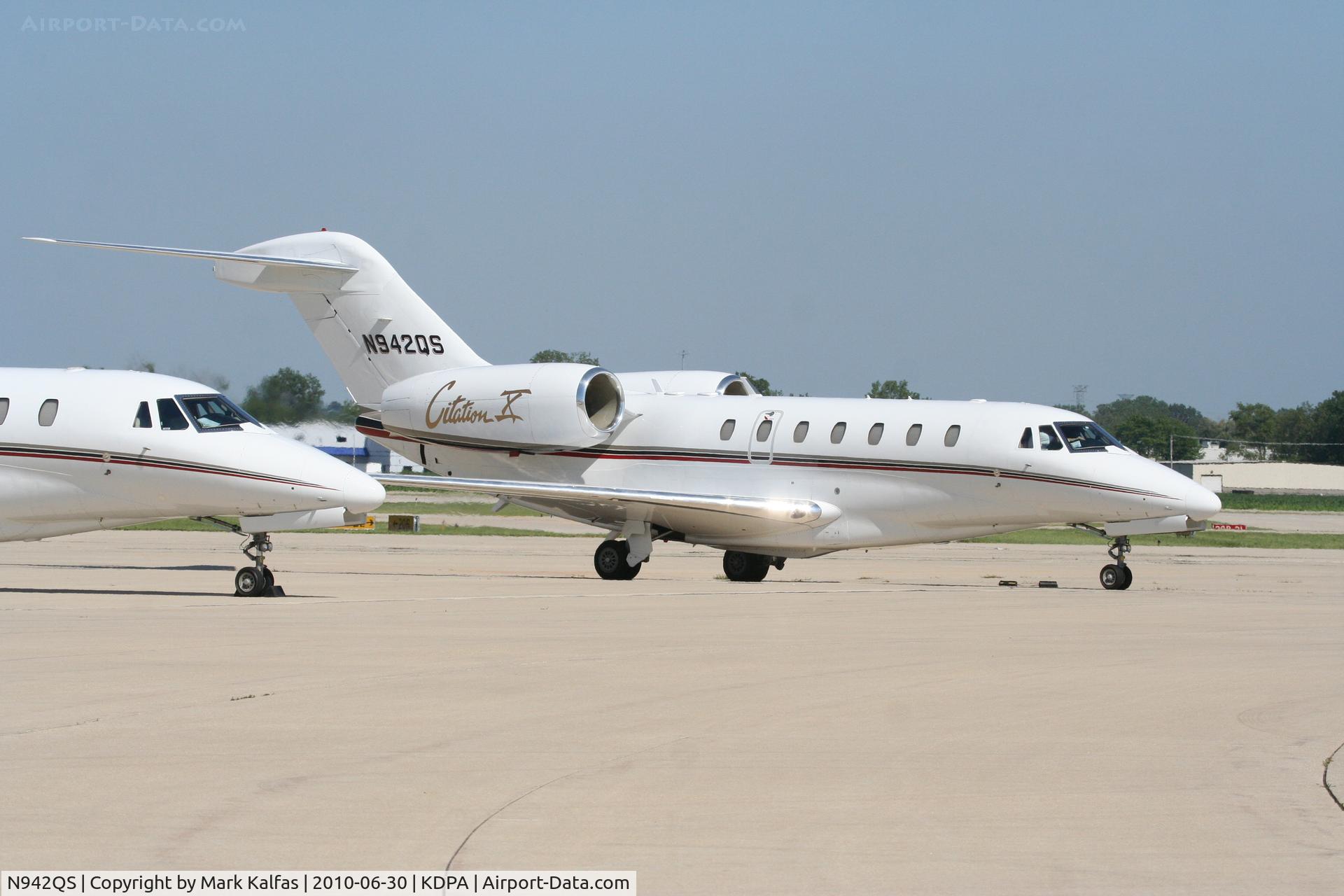 N942QS, 1997 Cessna 750 Citation X C/N 750-0024, NetJets, Cessna 750 Citation X, N942QS getting ready to depart KDPA to KPWK and pick up it's ride to KBOS.