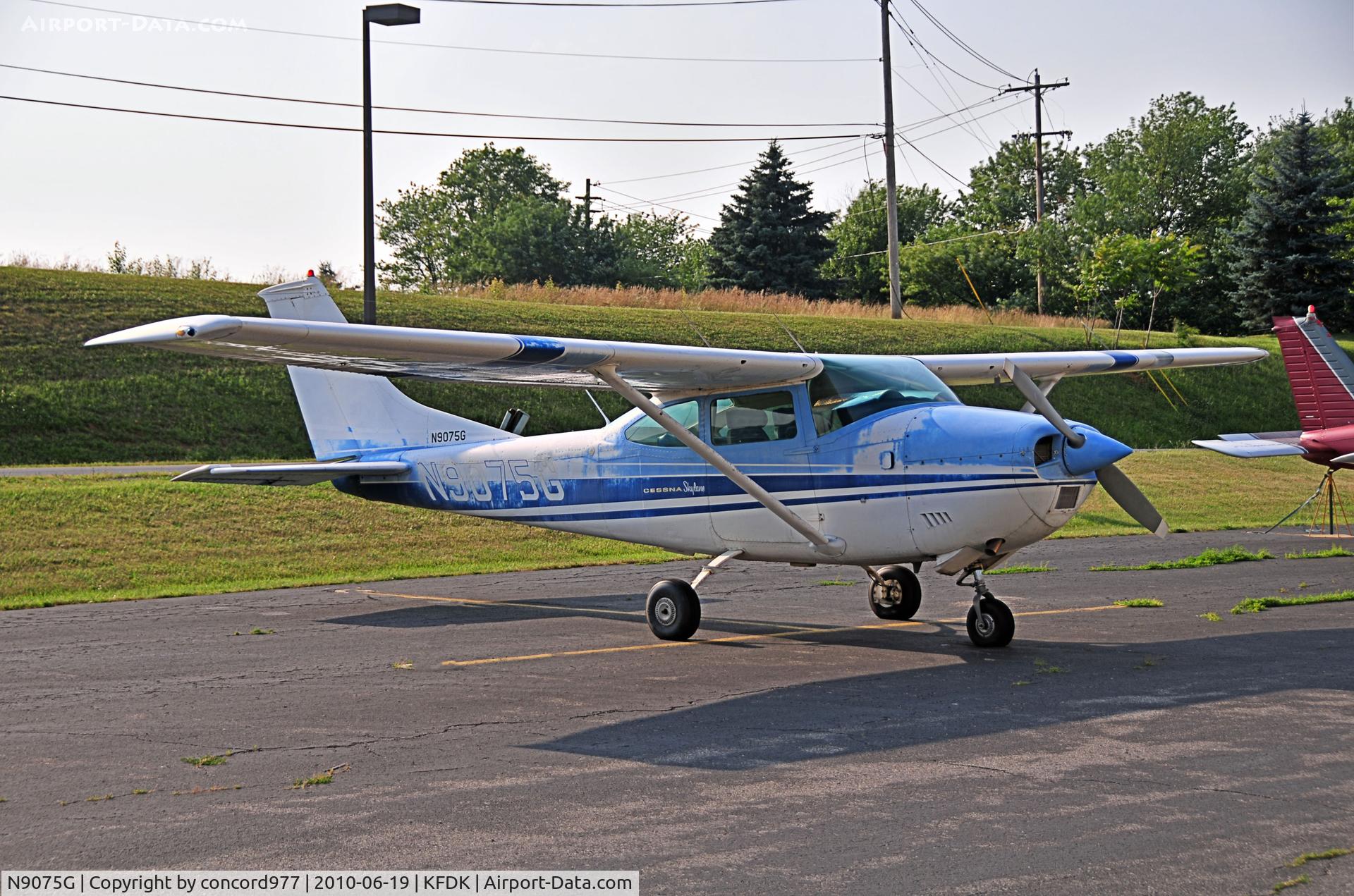 N9075G, 1971 Cessna 182N Skylane C/N 18260615, Seen at KFDK on 6/19/2010