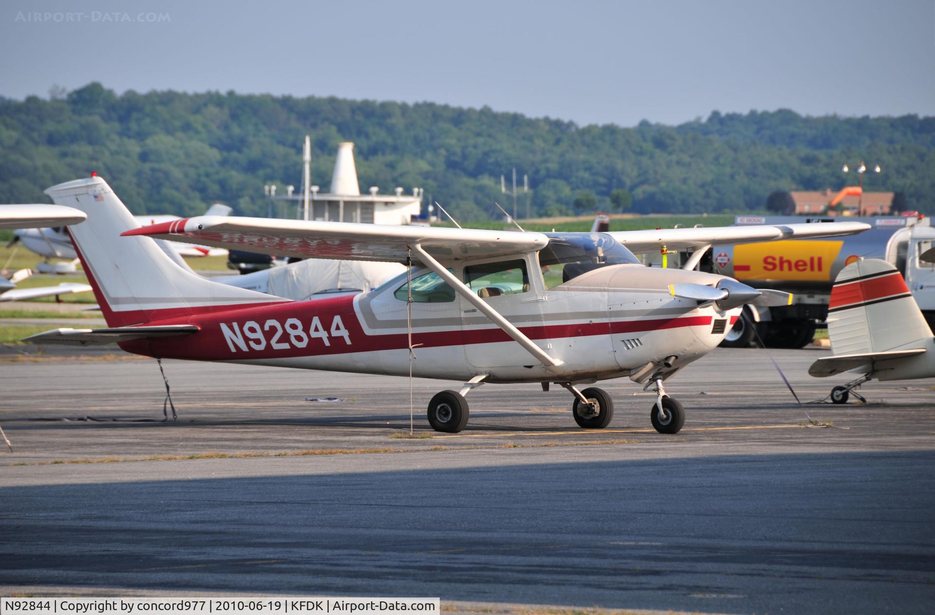 N92844, 1970 Cessna 182N Skylane C/N 18260390, Seen at KFDK on 6/19/2010
