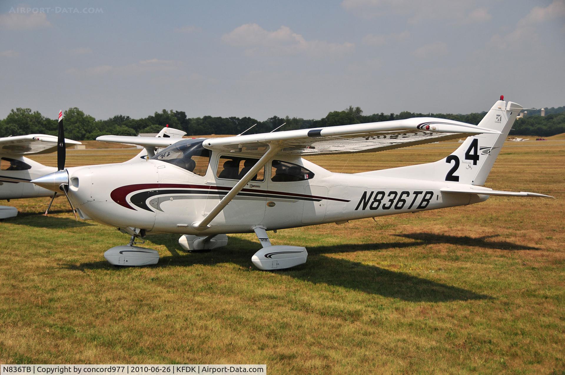 N836TB, 2000 Cessna 182S Skylane C/N 18280735, Seen at KFDK on 6/26/2010