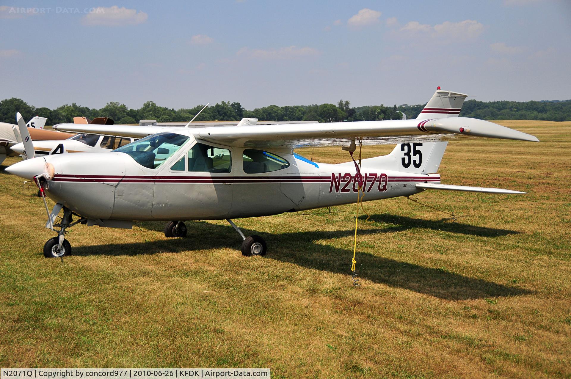 N2071Q, 1973 Cessna 177RG Cardinal C/N 177RG0471, Seen at KFDK on 6/26/2010