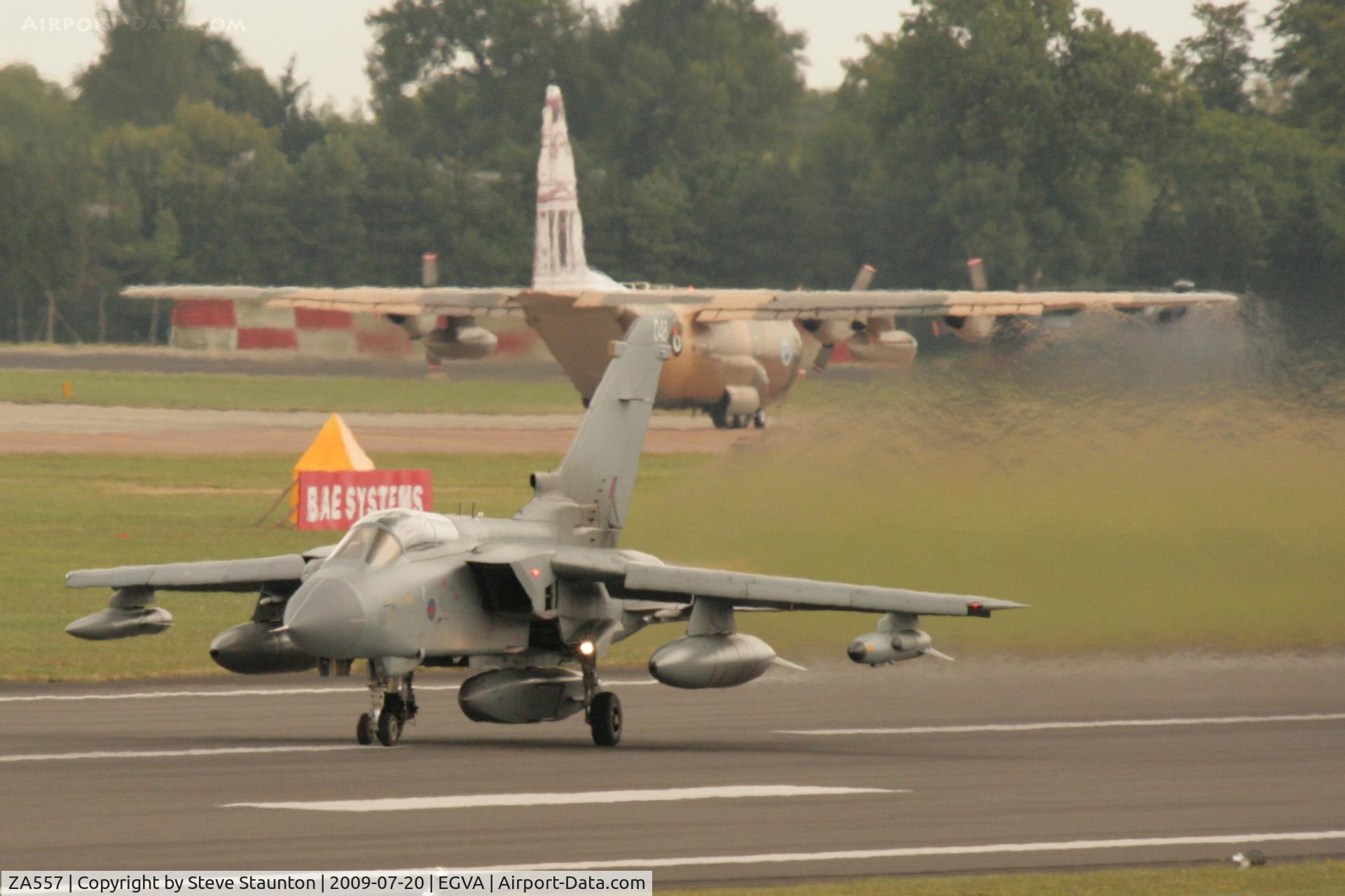 ZA557, 1981 Panavia Tornado GR.4 C/N 077/BS021/3041, Taken at the Royal International Air Tattoo 2009