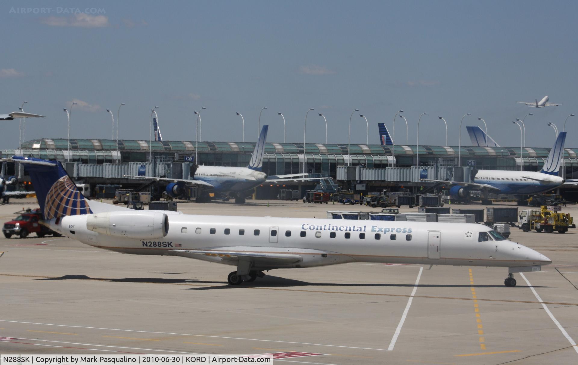 N288SK, 2001 Embraer ERJ-145LR (EMB-145LR) C/N 145461, EMB-145LR
