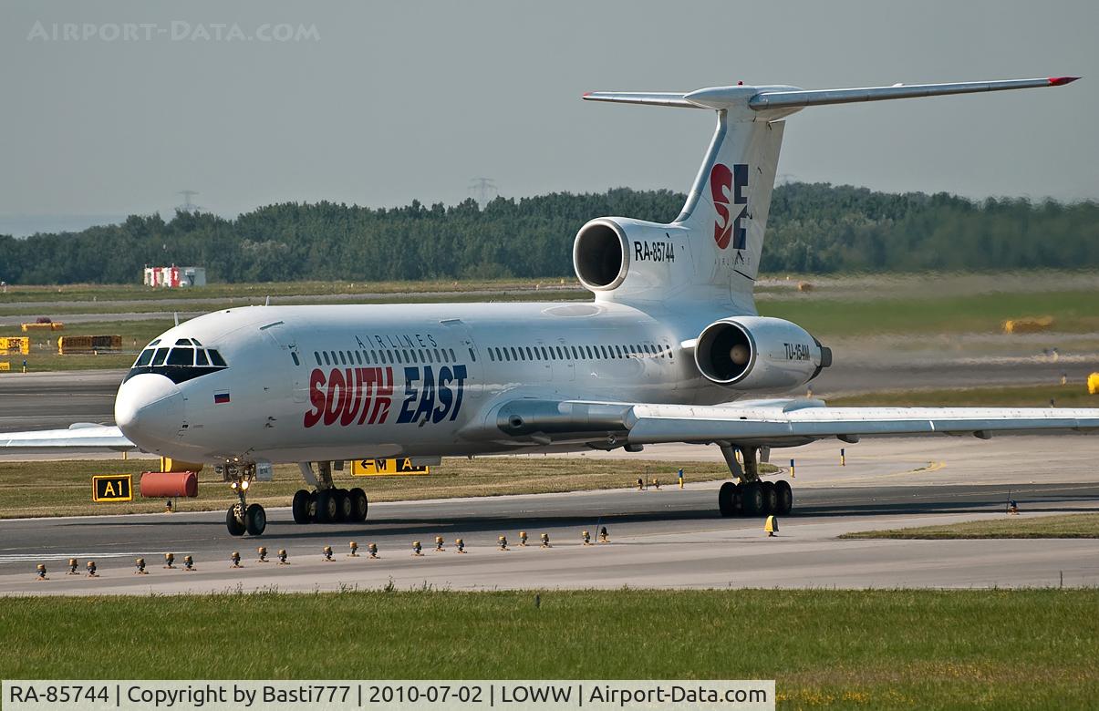 RA-85744, 1992 Tupolev Tu-154M C/N 92A927, TU-154M at Vienna