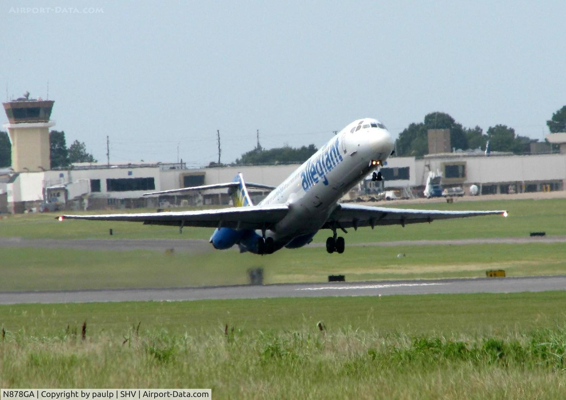 N878GA, 1996 McDonnell Douglas MD-83 (DC-9-83) C/N 53487, Off of 14 at Shreveport Regional.