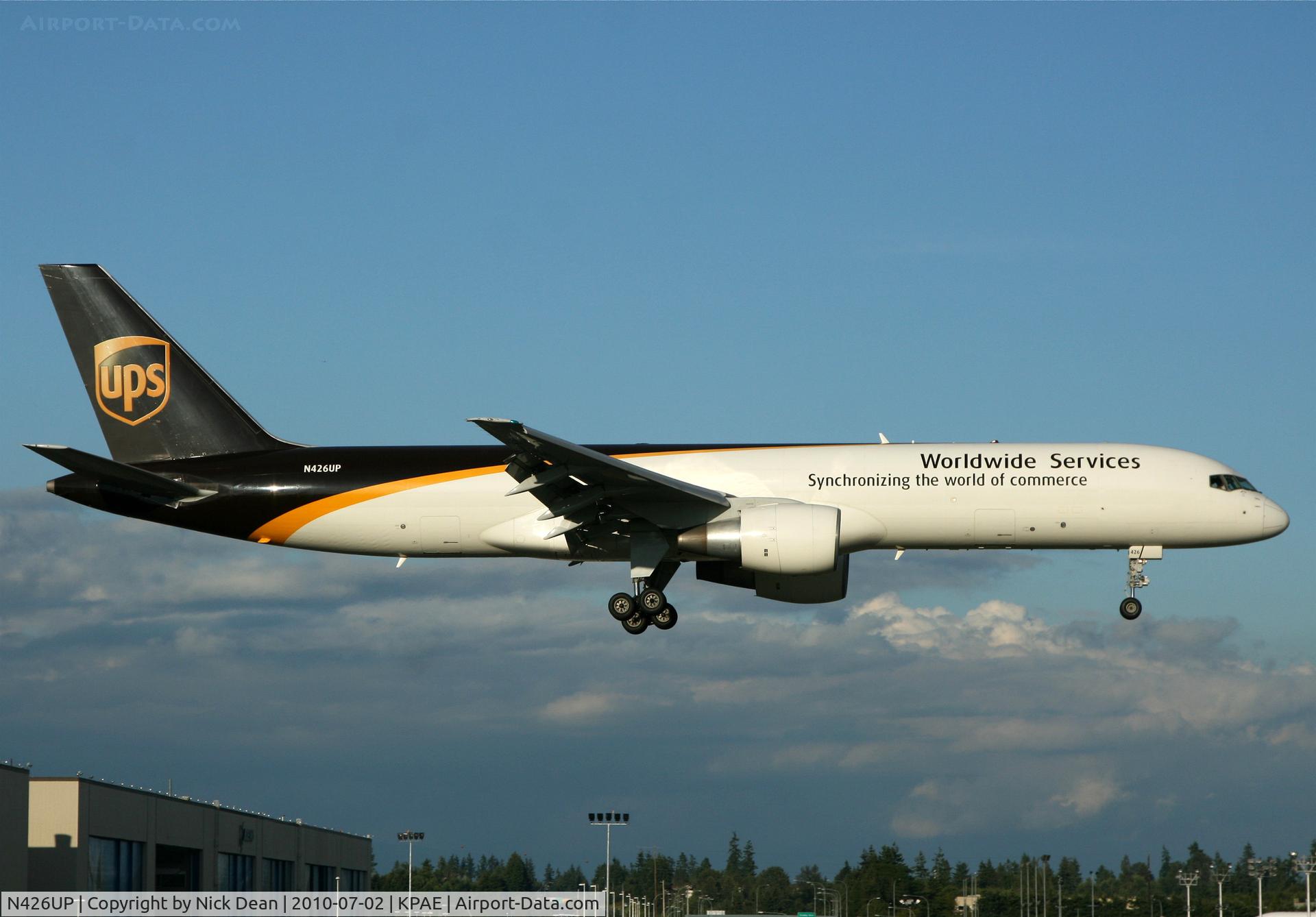 N426UP, 1992 Boeing 757-24APF C/N 25457, KPAE