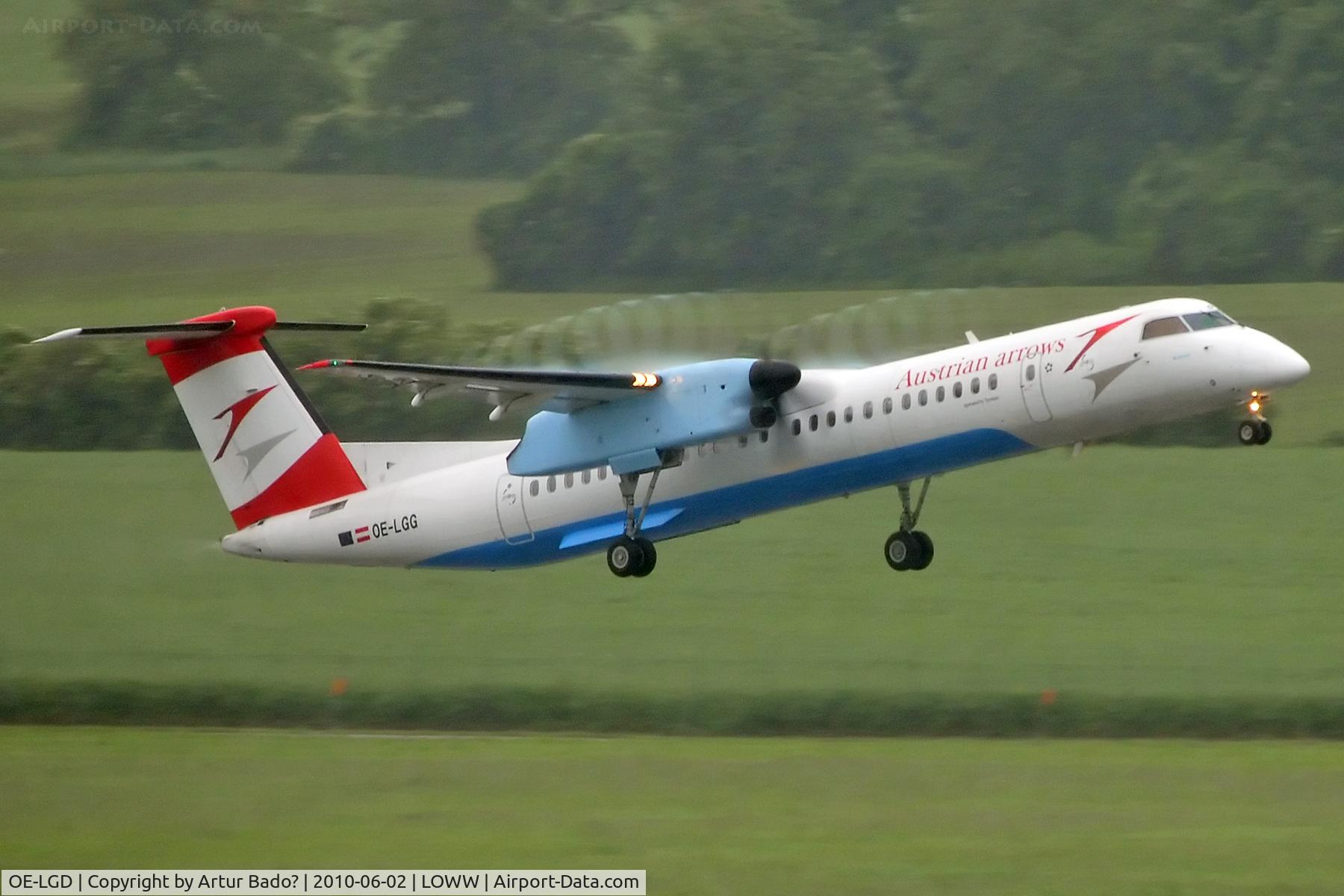 OE-LGD, 2000 De Havilland Canada DHC-8-402Q Dash 8 C/N 4027, Austrian