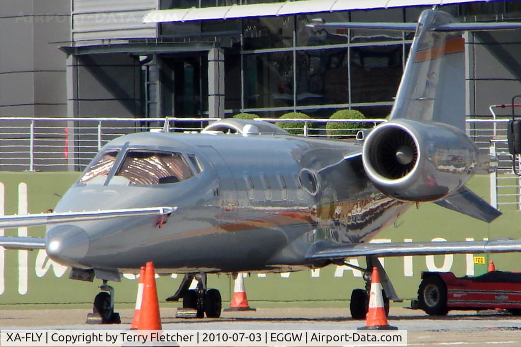XA-FLY, 2002 Learjet 60 C/N 60-250, This Mexicanan Learjet was too tight in on the Harrods ramp at Luton for a better photo