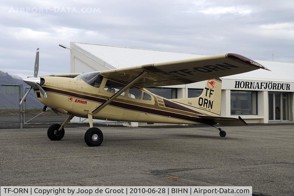 TF-ORN, Cessna 185 Skywagon C/N 18502355, From Hornafjörður Eagle Air performs sightseeing trips over the neaby glaciers and mountains.