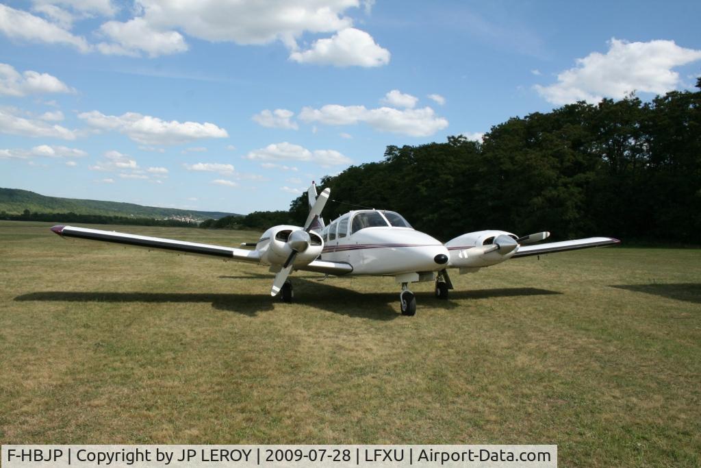 F-HBJP, 1975 Piper PA-34-200T Seneca II C/N 34-7570228, Plane arriving to France