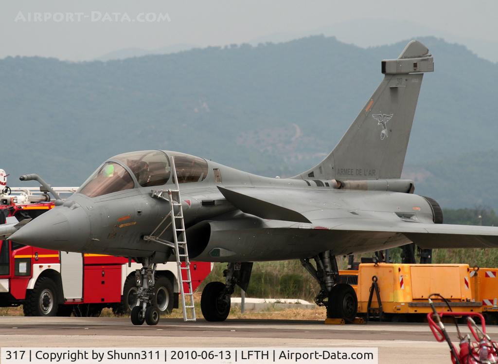 317, Dassault Rafale B C/N 317, Used as spare from 113-IX during LFTH Open Day 2010...