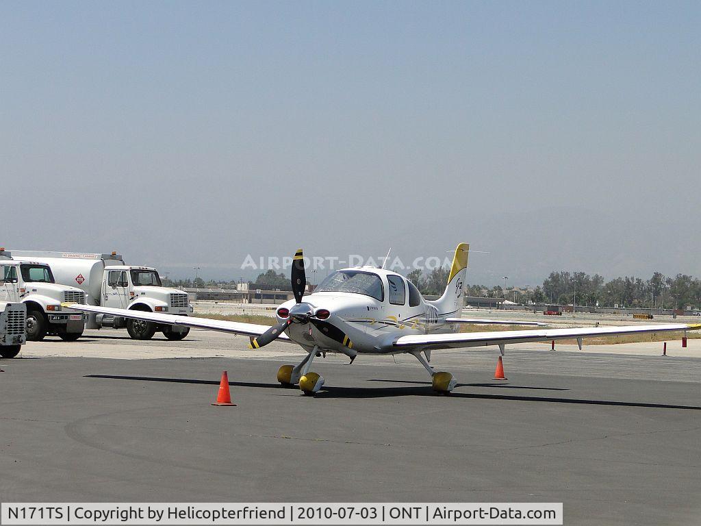 N171TS, 2008 Cirrus SR22 G3 GTS Turbo C/N 2900, Parked southside of Ontario