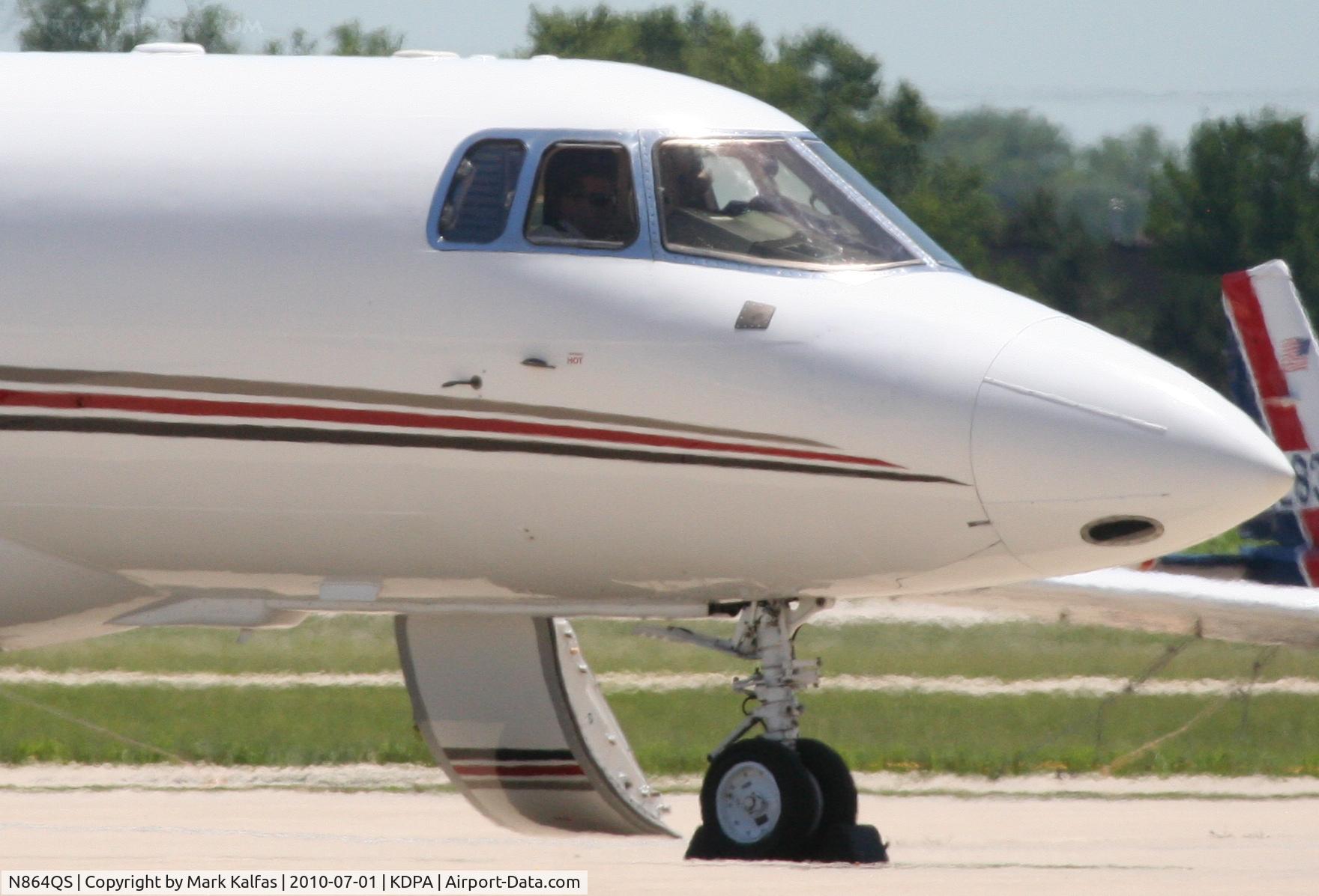 N864QS, 2001 Raytheon Hawker 800XP C/N 258564, NetJets Raytheon Hawker 800XP-H25B/L N864QS on the ramp KDPA preparing to depart to KTUL.