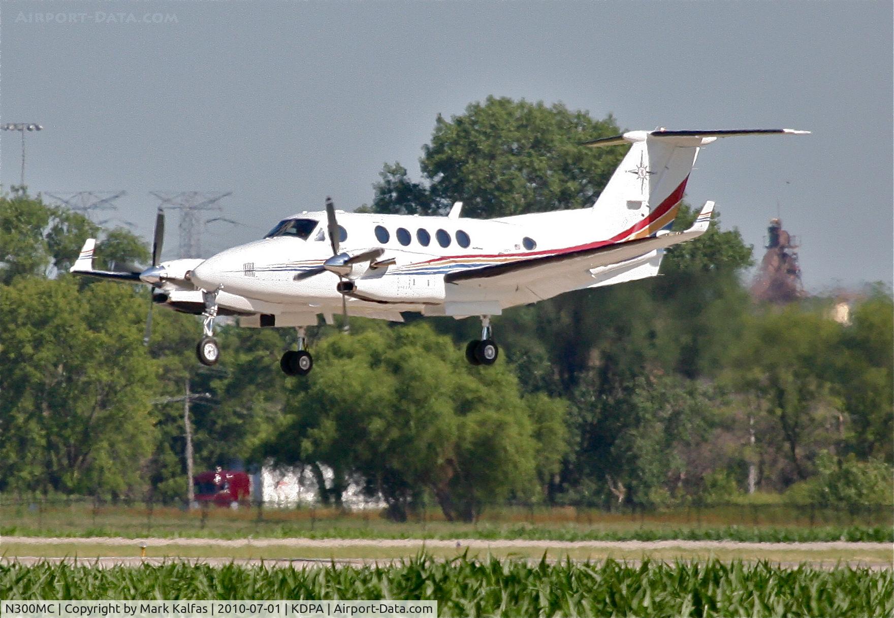 N300MC, 1986 Beech 300 C/N FA-91, RIDGEWAY ENTERPRISES INC Beechcraft Super King Air 300, N300MC arriving from KDFI on RWY 2L KDPA.