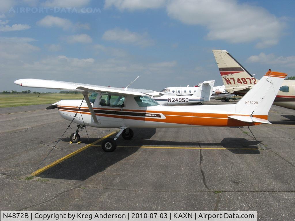 N4872B, 1979 Cessna 152 C/N 15283686, Cessna 152 on the line.