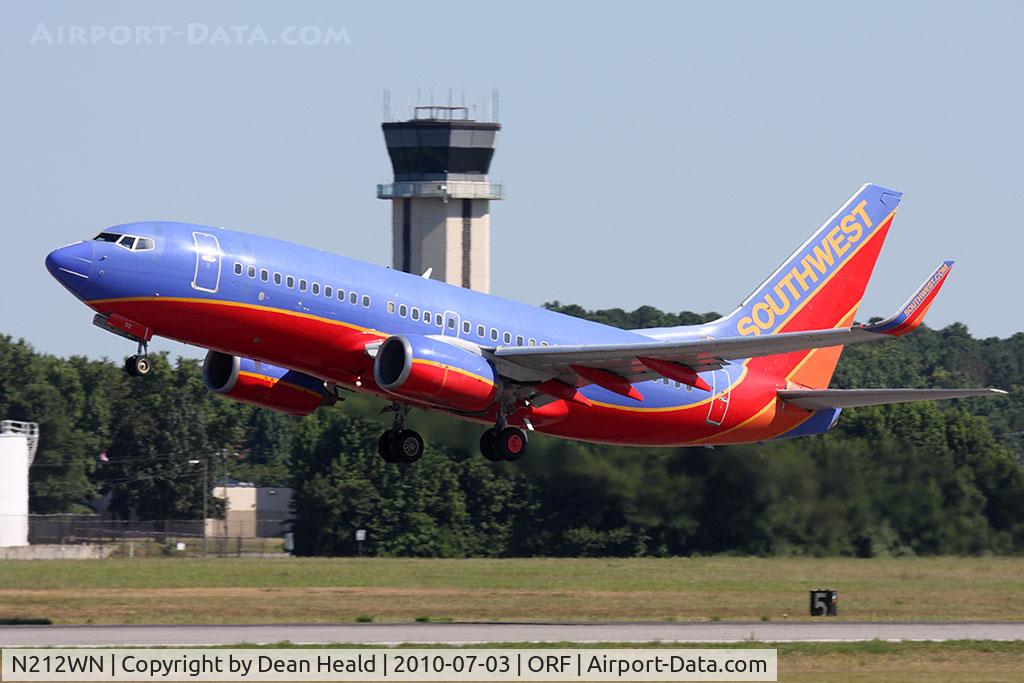 N212WN, 2005 Boeing 737-7H4 C/N 32485, Southwest Airlines N212WN (FLT SWA881) departing RWY 5 enroute to Baltimore/Washington Int'l (KBWI).