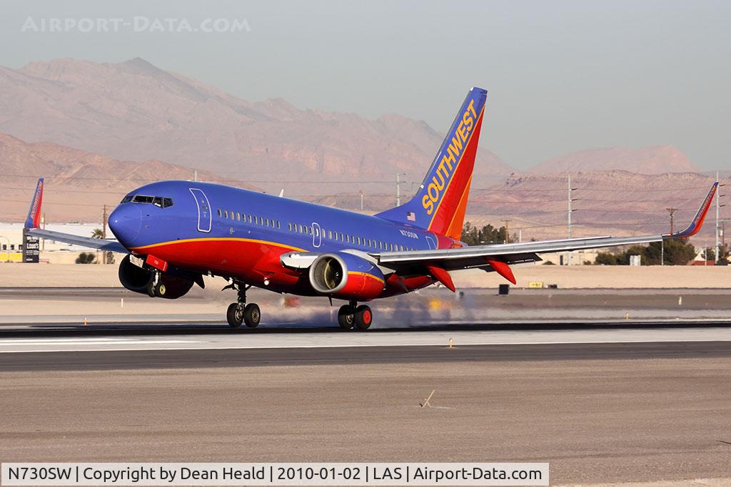 N730SW, 1999 Boeing 737-7H4 C/N 27862, Southwest Airlines N730SW (FLT SWA1543) from Phoenix/Sky Harbor Int'l (KPHX) landing RWY 25L.