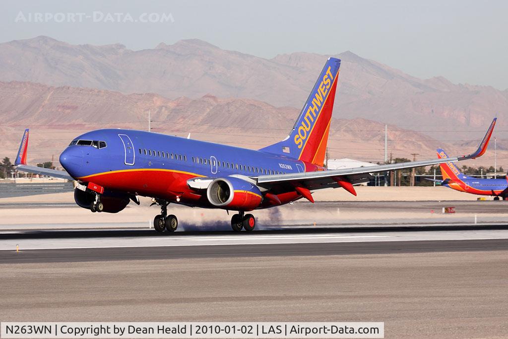 N263WN, 2007 Boeing 737-7H4 C/N 32520, Southwest Airlines N263WN (FLT SWA727) from Los Angeles Int'l (KLAX) landing RWY 25L.