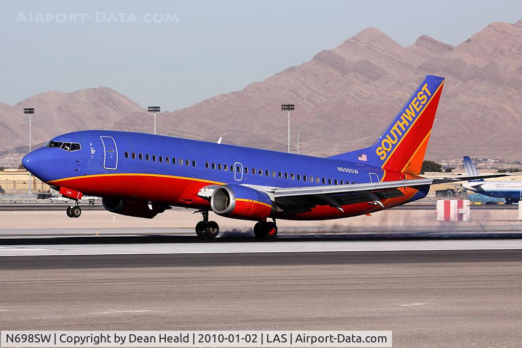 N698SW, 1986 Boeing 737-317 C/N 23176, Southwest Airlines N698SW (FLT SWA2835) from Bob Hope Burbank Airport (KBUR) landing RWY 25L.