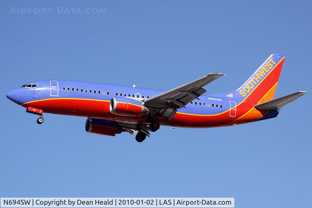 N694SW, 1985 Boeing 737-3T5 C/N 23061, Southwest Airlines N694SW (FLT SWA234) from Norman Y Mineta San Jose Int'l (KSJC) on short final to RWY 25L.