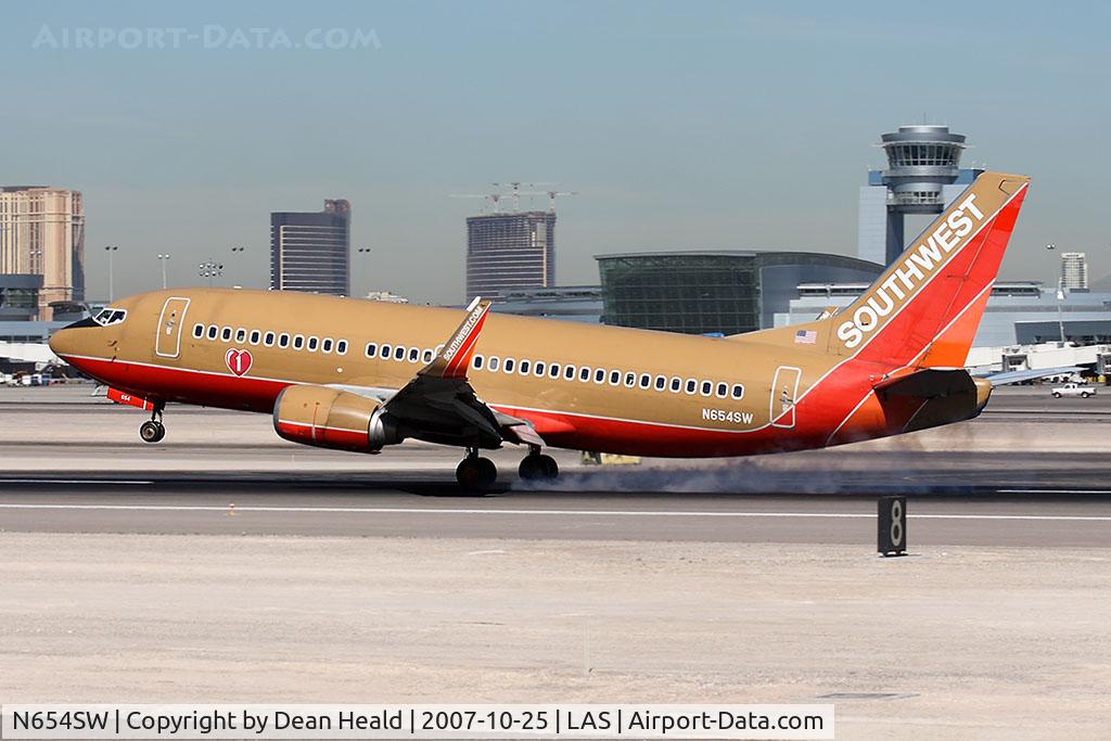 N654SW, 1997 Boeing 737-3H4 C/N 28399, Southwest Airlines N654SW (FLT SWA1623) from Norman Y Mineta San Jose Int'l (KSJC) landing RWY 25L.