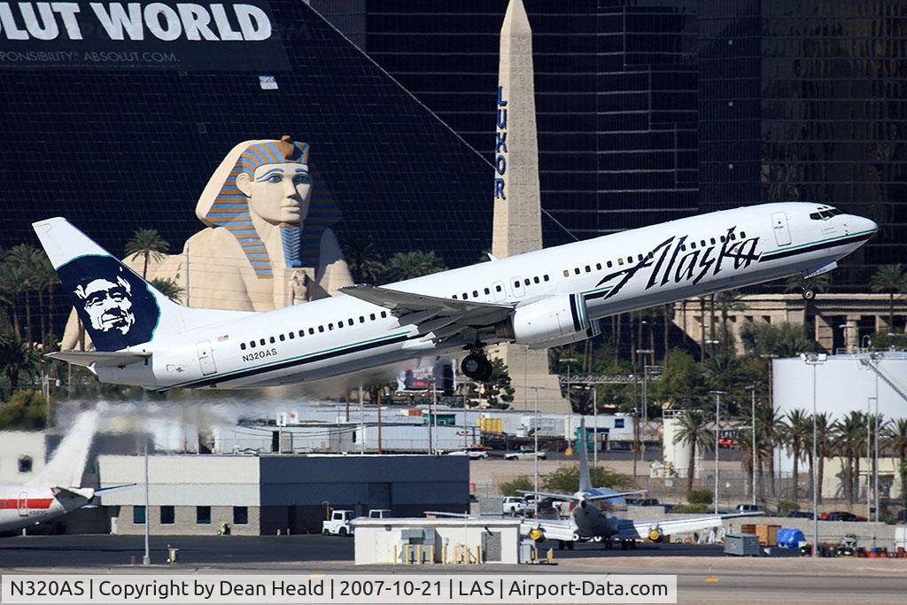 N320AS, 2003 Boeing 737-990 C/N 33680, Alaska Airlines N320AS (FLT 635) climbing out from RWY 1R enroute to Seattle-Tacoma Int'l (KSEA).