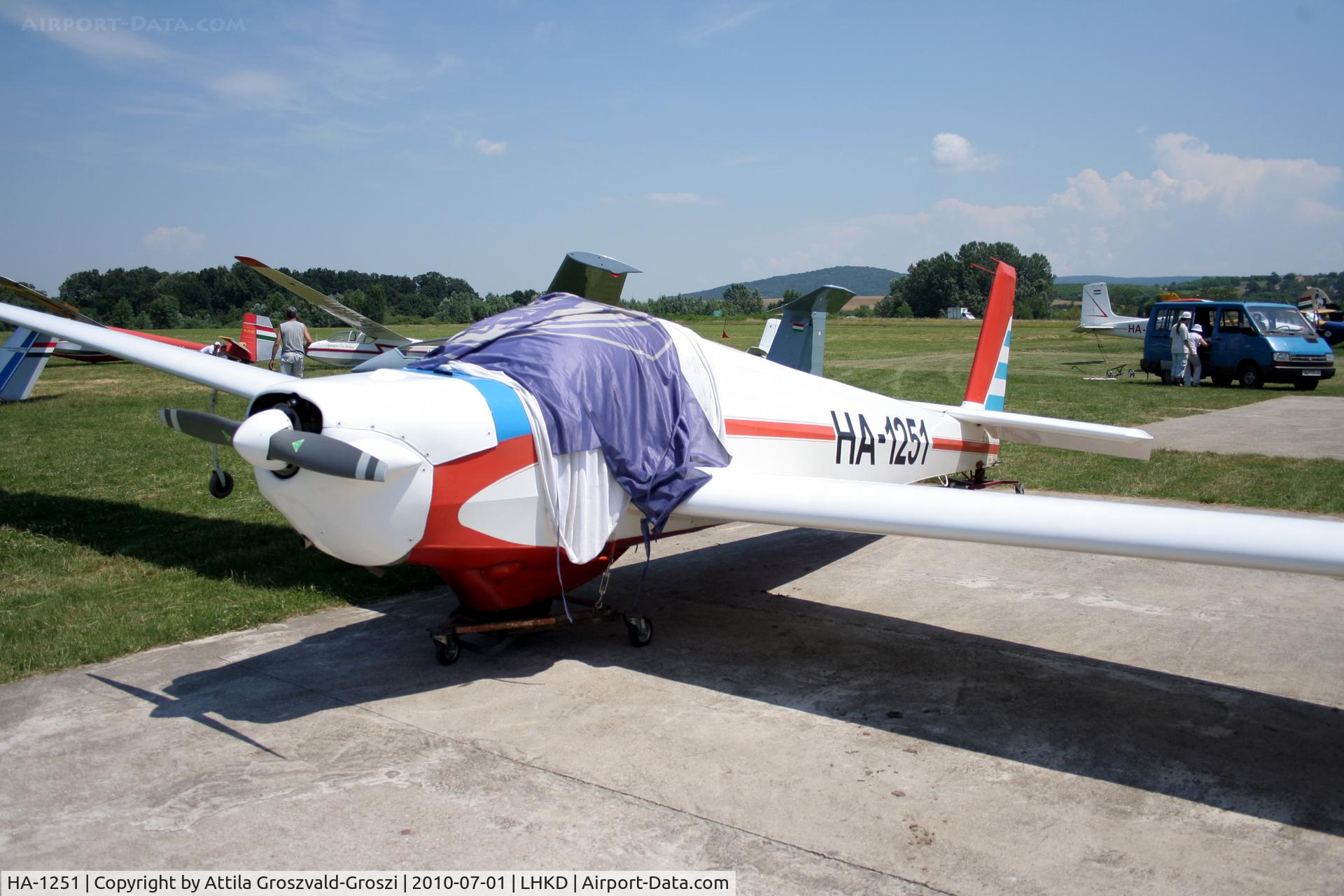 HA-1251, 1970 Scheibe SF-25B Falke C/N 46135, Kecskéd Airfield, Hungary.