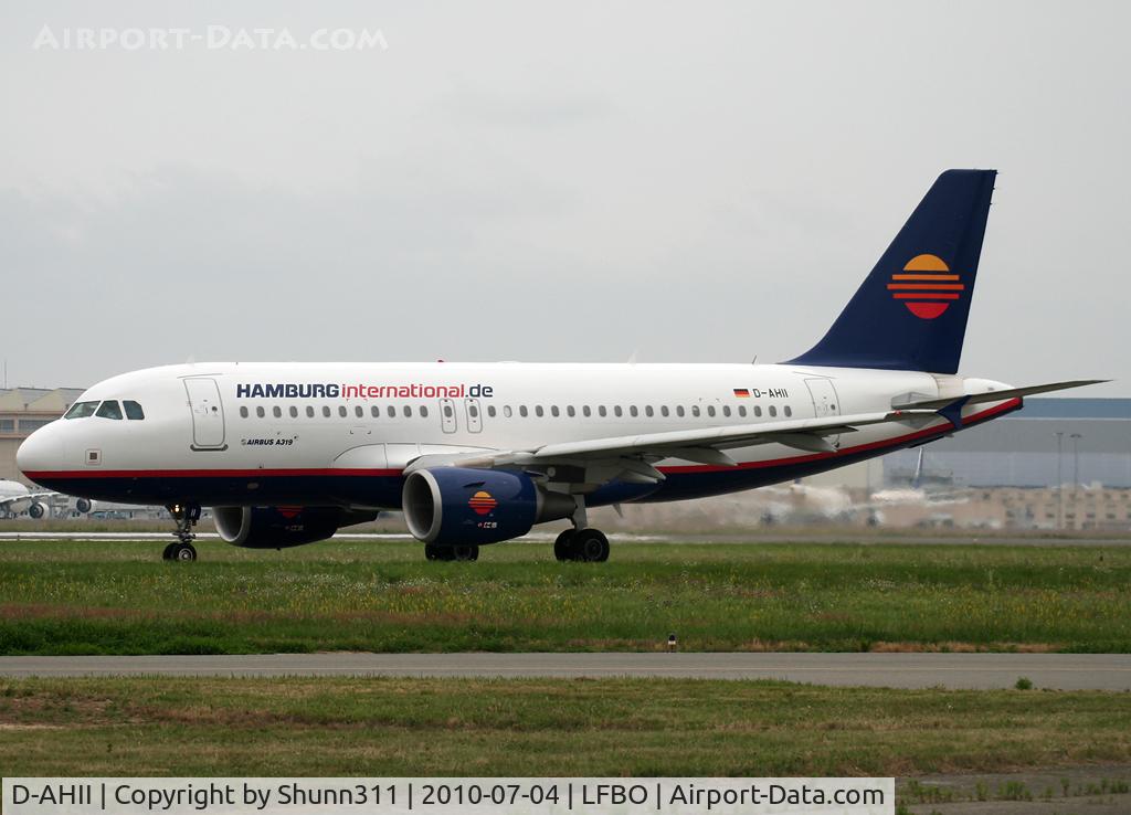 D-AHII, 2008 Airbus A319-111 C/N 3403, Taxiing holding point rwy 32R for departure...