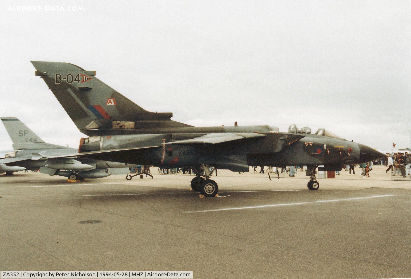ZA352, 1980 Panavia Tornado GR.1(T) C/N 027/BT008/3013, Tornado GR.1 of the Tri-National Tornado Training Establishment (TTTE) at RAF Cottesmore on display at the 1994 RAF Mildenhall Air Fete.