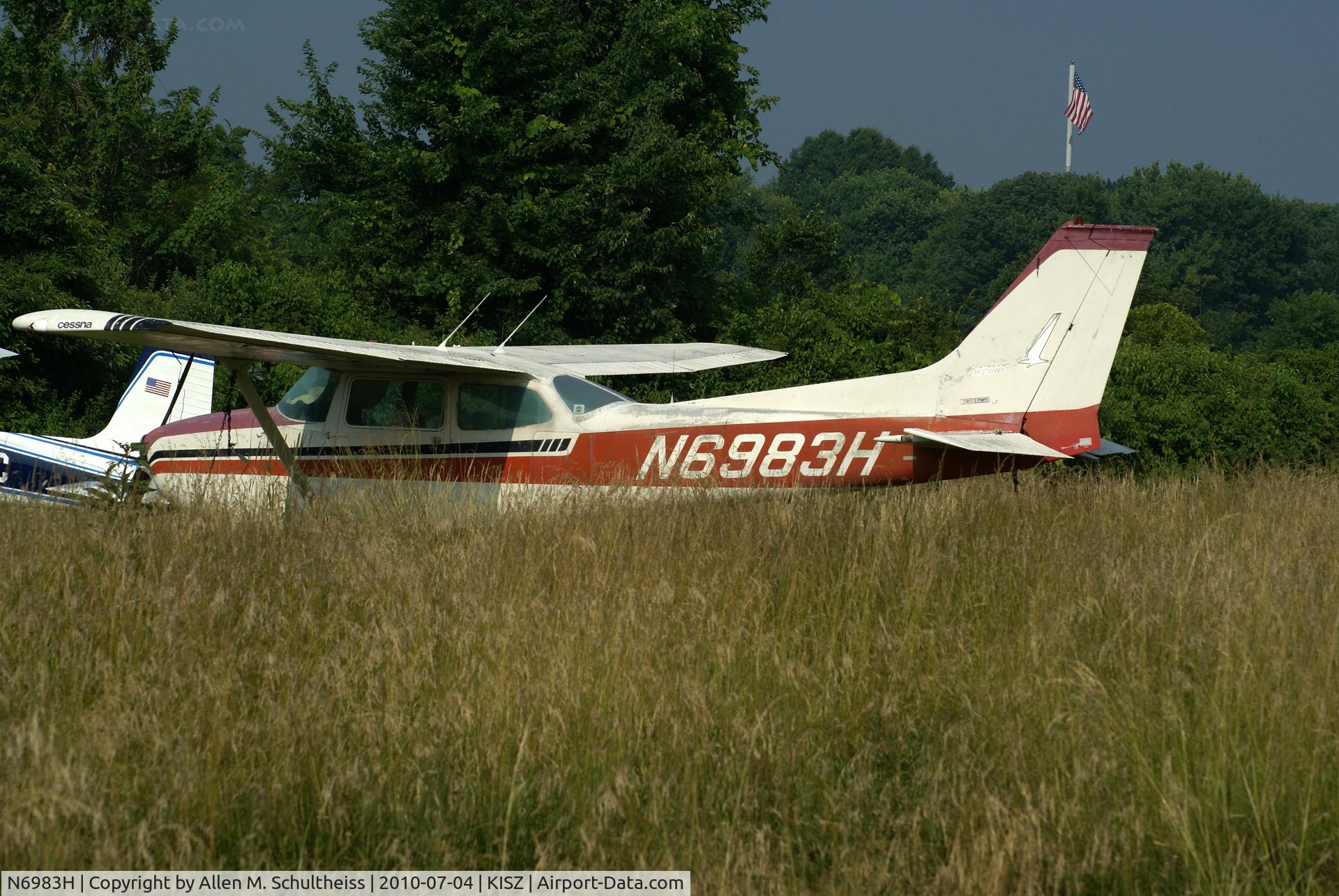 N6983H, 1975 Cessna 172M C/N 17265681, 1975 Cessna 172M