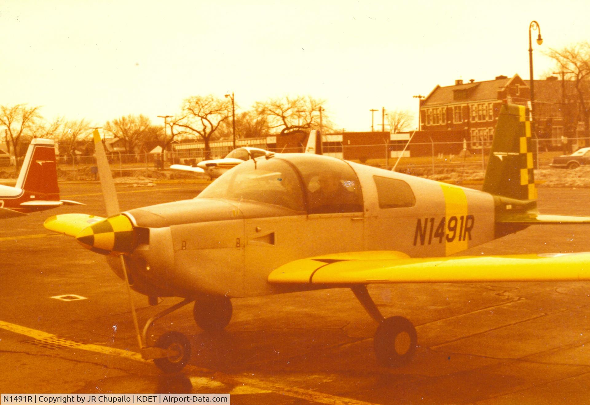 N1491R, 1975 Grumman American AA-1B Trainer C/N AA1B-0591, N1491R at Detroit City Airport 1976. Operated by Longhorn Aviation Inc.