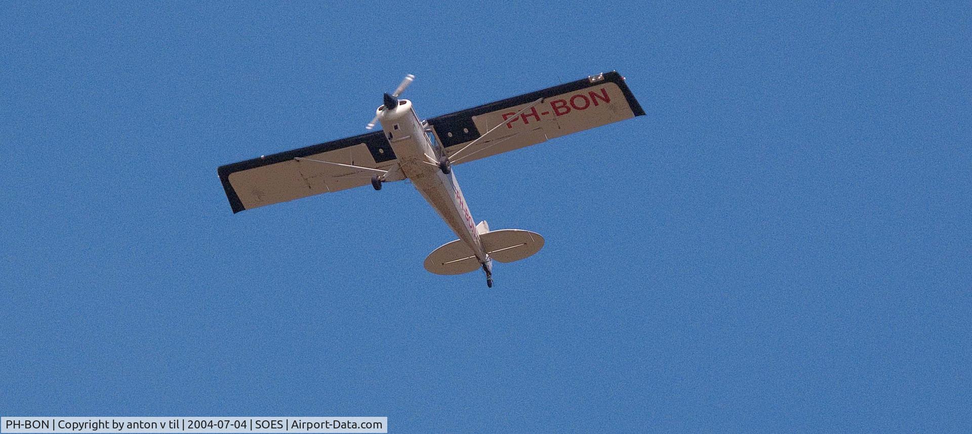 PH-BON, 1992 Aviat A-1 Husky C/N 1212, used for aircliders