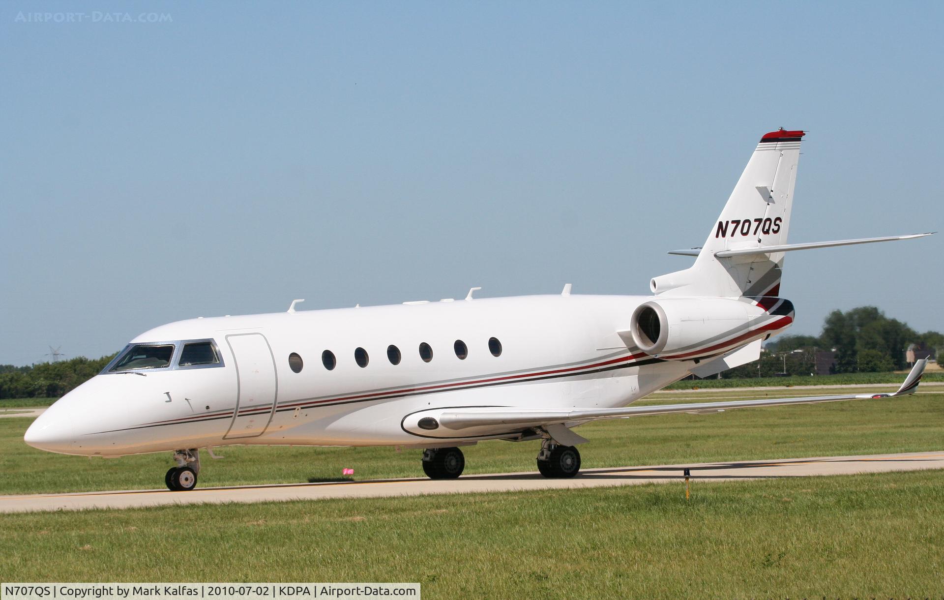 N707QS, 2002 Israel Aircraft Industries Gulfstream 200 C/N 066, NetJets IAI Gulfstream G200, N707QS taxiway R-6 KDPA arriving from KSTL.