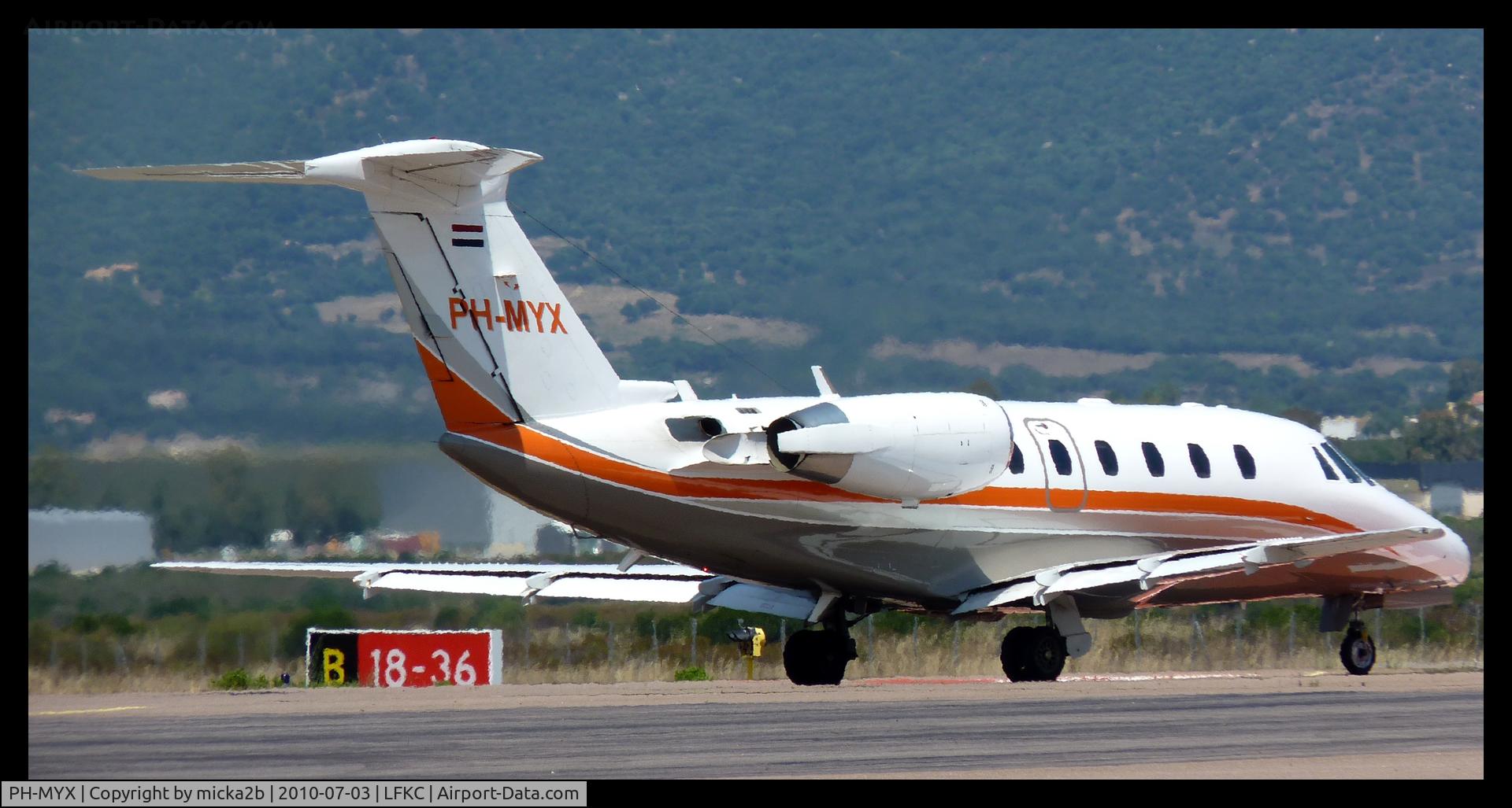 PH-MYX, 2000 Cessna 650 Citation VII C/N 650-7117, Departure to 36 for take off.