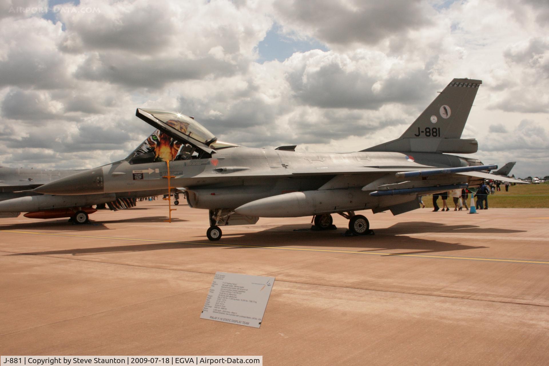 J-881, Fokker F-16AM Fighting Falcon C/N 6D-98, Taken at the Royal International Air Tattoo 2009