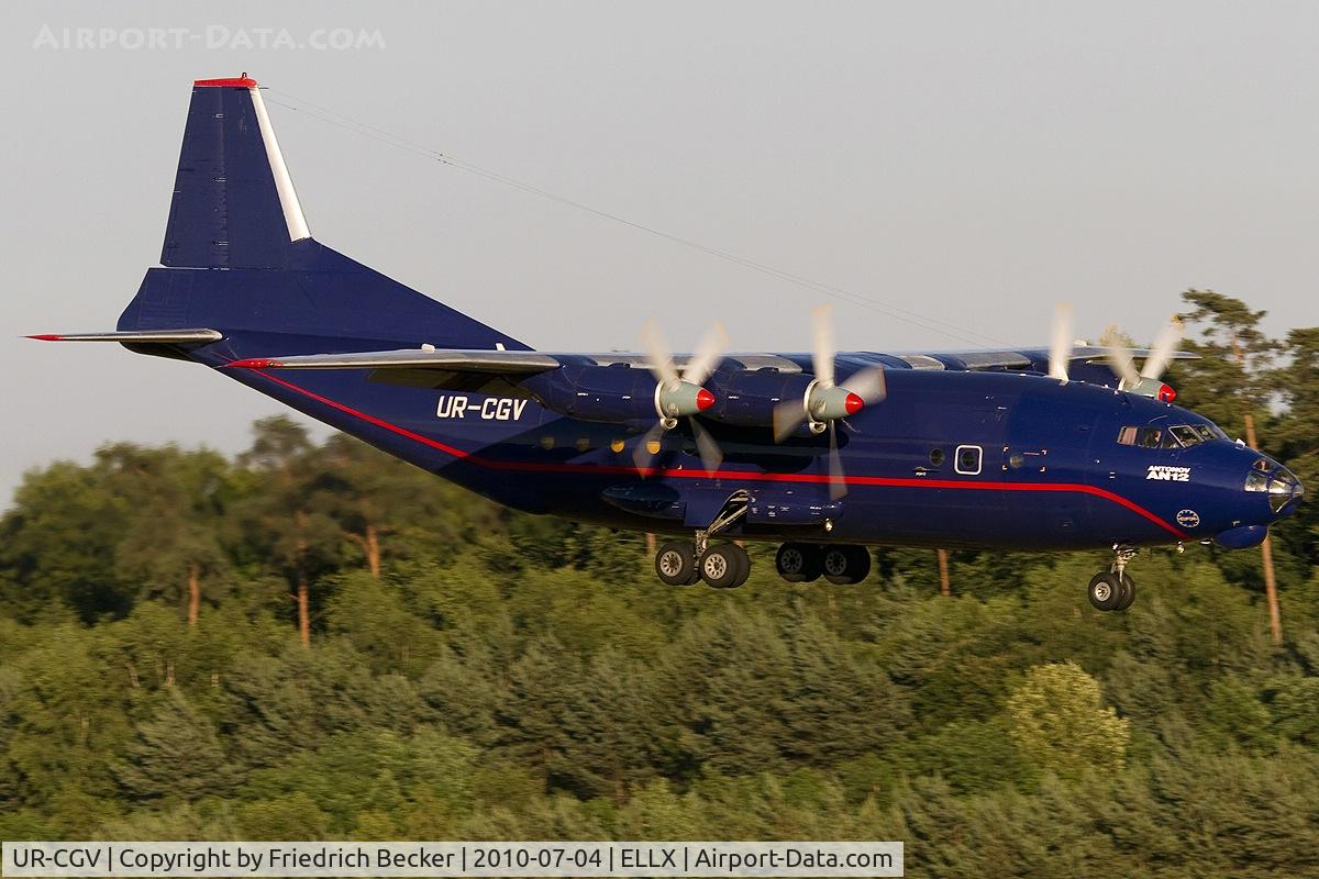 UR-CGV, 1966 Antonov An-12BP C/N 6344610, short final RW24