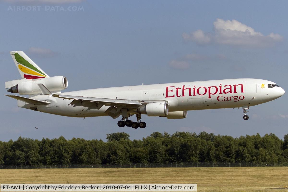ET-AML, 1997 McDonnell Douglas MD-11F C/N 48758, short final RW24