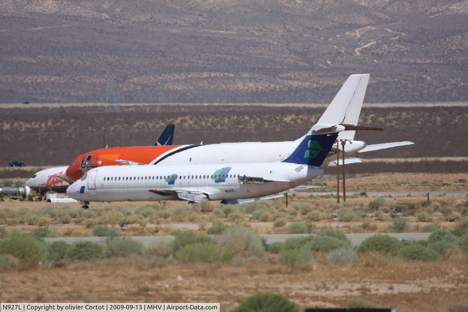 N927L, McDonnell Douglas DC-9-34 C/N 48123, Now in the heat of Mojave...