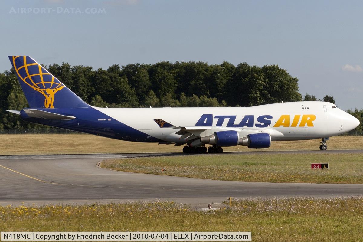 N418MC, 2002 Boeing 747-47UF C/N 32840, line up RW24