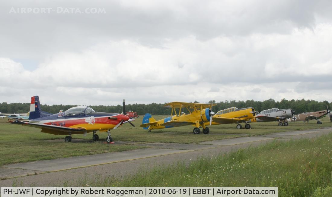 PH-JWF, 1987 Pilatus PC-7 Turbo Trainer C/N 520, Pilatus PC-9.
Brasschaat Airfield 100 years.
PH-JWF.OO-OPS.PH-KLU.OO-DAF.OO-MAF.