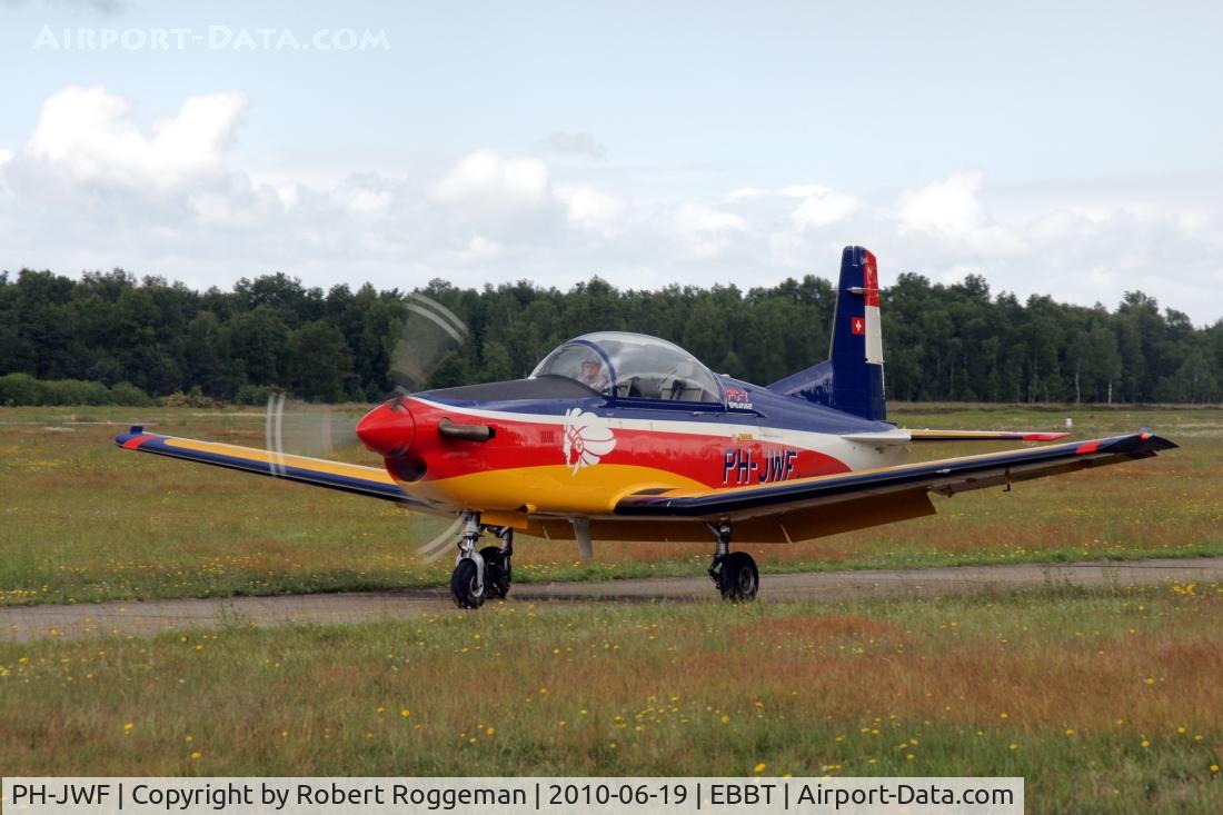 PH-JWF, 1987 Pilatus PC-7 Turbo Trainer C/N 520, Brasschaat Airfield 100 years.
Taxiing in.