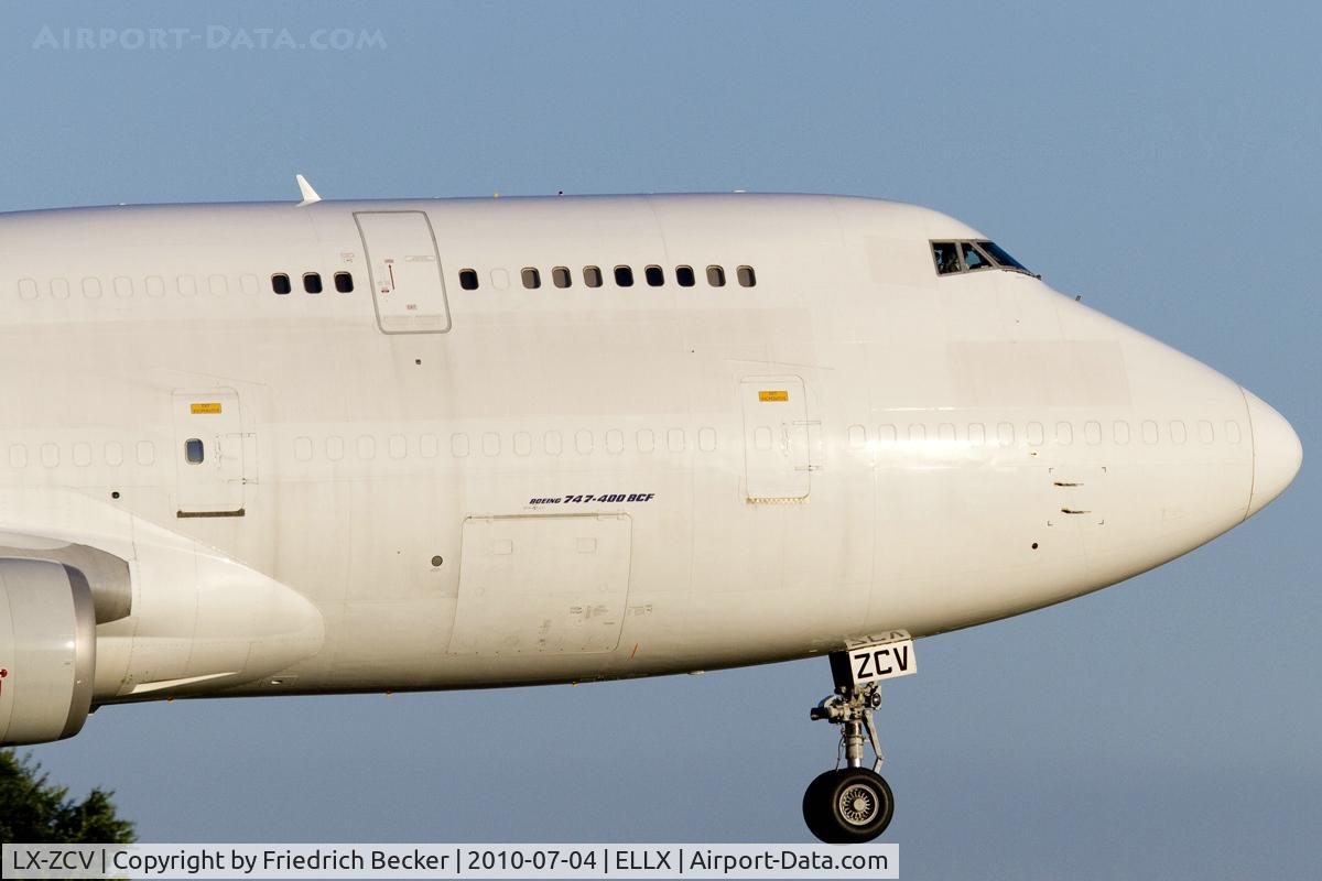 LX-ZCV, 1990 Boeing 747-481/BCF C/N 24801, short final RW24