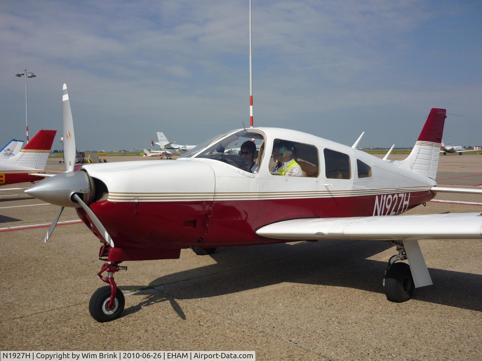 N1927H, 1977 Piper PA-28R-201 Cherokee Arrow III C/N 28R-7737017, Shot taken at Hoogvliegerdag where pilots volunteer to fly handicapt children. Took place at Schiphol Airport