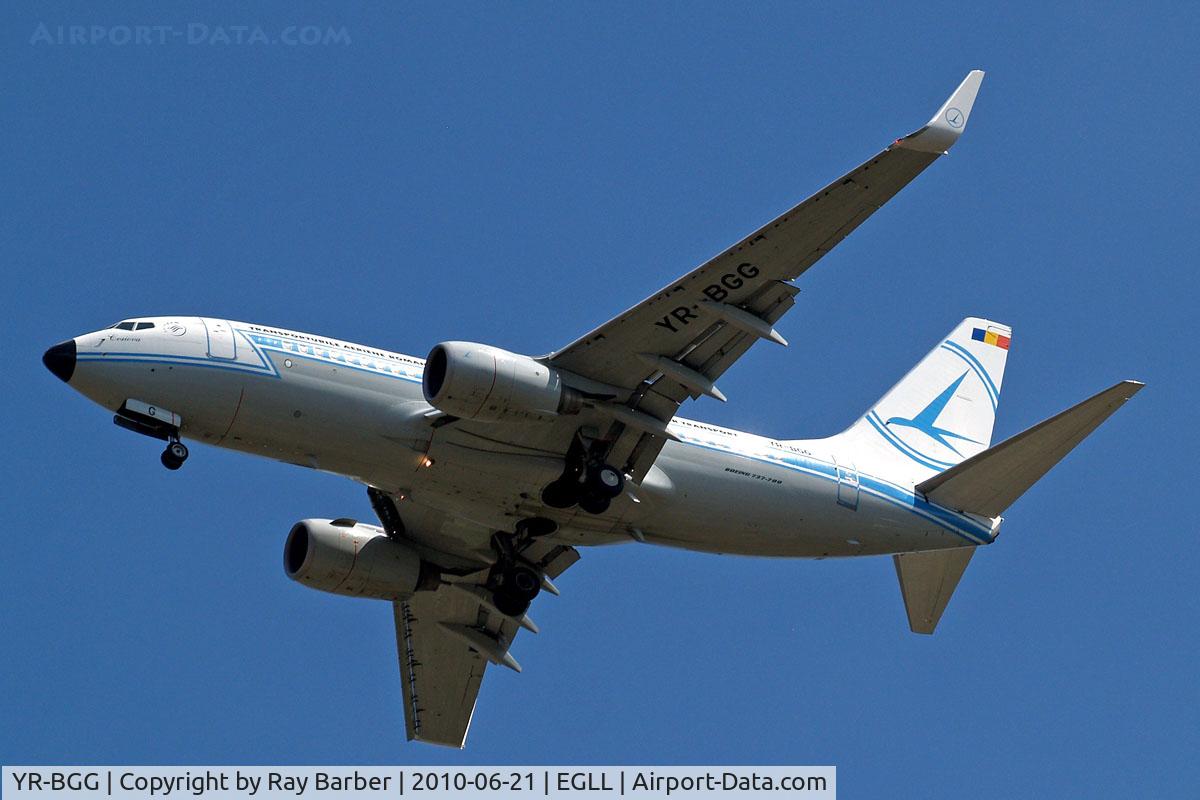 YR-BGG, 2001 Boeing 737-78J C/N 28442, Boeing 737-78J [28442] (TAROM) Home~G 21/06/2010. Seen arriving 27R 3 miles out.