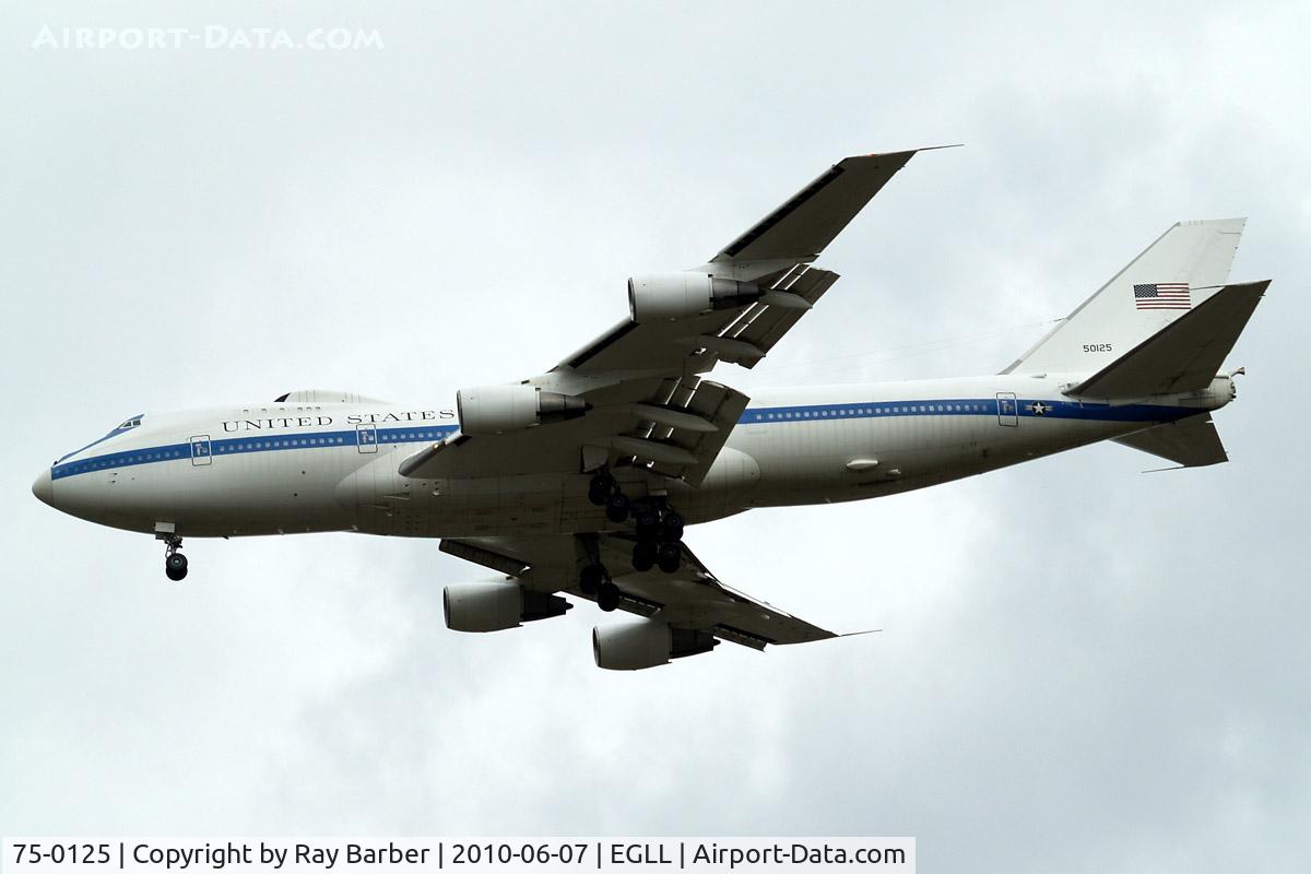 75-0125, 1975 Boeing E-4B C/N 20949, Seen arriving 27R 3 miles out.