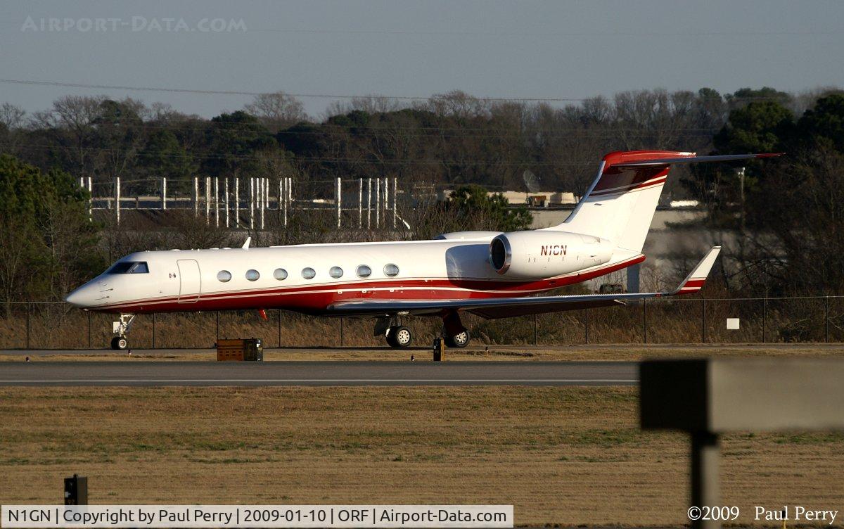 N1GN, 2003 Gulfstream Aerospace GV-SP (G550) C/N 5023, Shining in the late-day sun