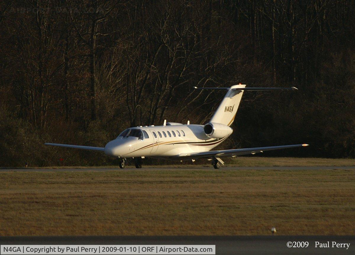 N4GA, 2005 Cessna 525B CitationJet CJ3 C/N 525B0055, Running up and waiting around