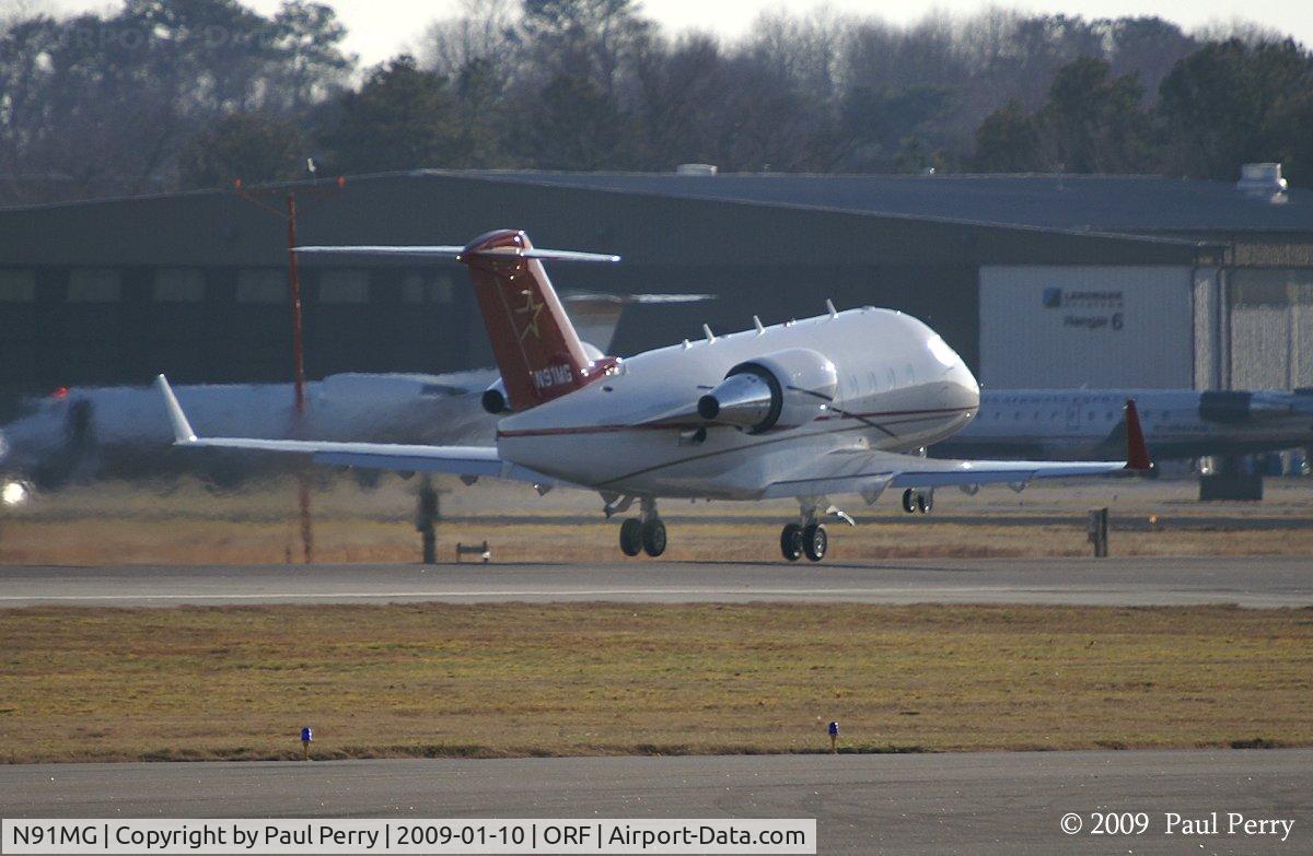 N91MG, 1999 Bombardier Challenger 604 (CL-600-2B16) C/N 5423, Getting airborne from Norfolk